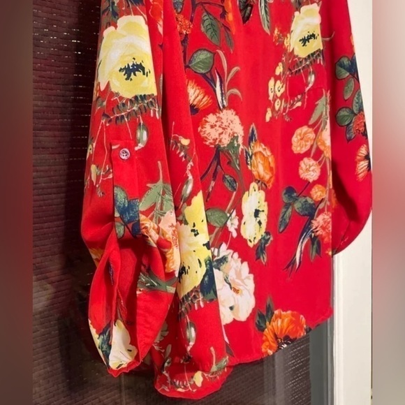 NWT Charming Charlie’s Long Sleeve Red Flowy Floral Lace up Front V-neck Blouse - Picture 7 of 7